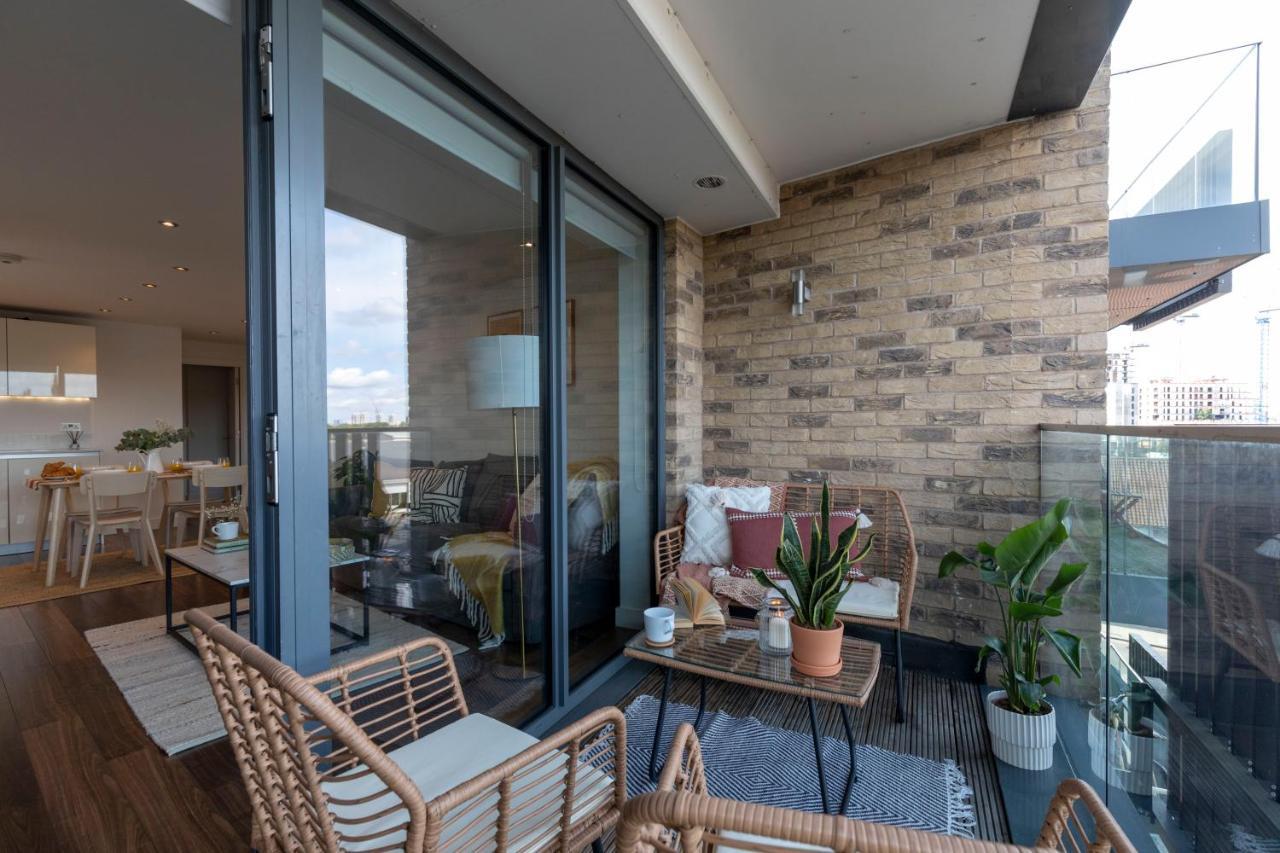 Modern Luxe Apt Just 10 Mins From Tower Bridge! Easy Access To Tube And Bus Londra Exterior foto