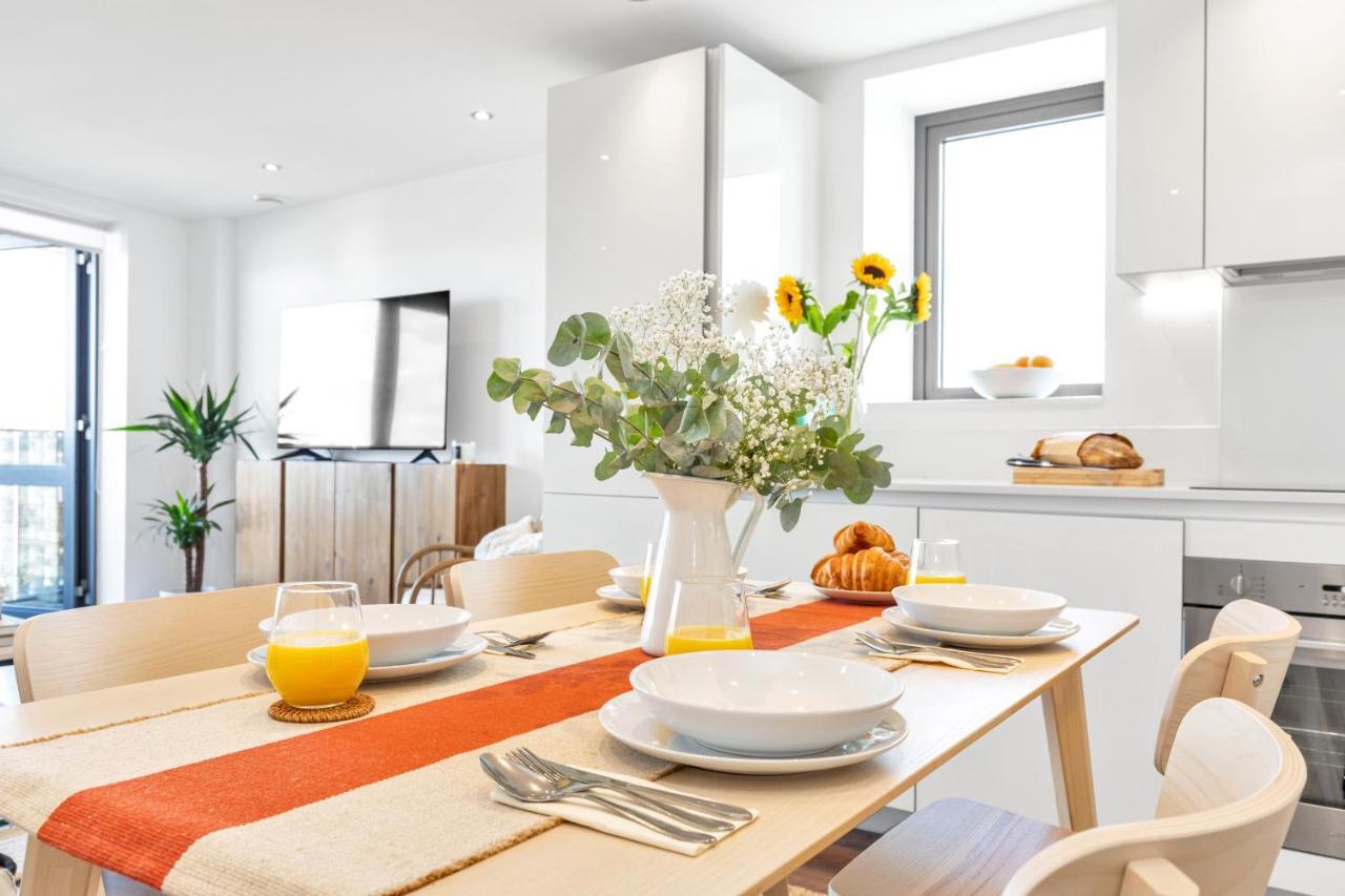 Modern Luxe Apt Just 10 Mins From Tower Bridge! Easy Access To Tube And Bus Londra Exterior foto