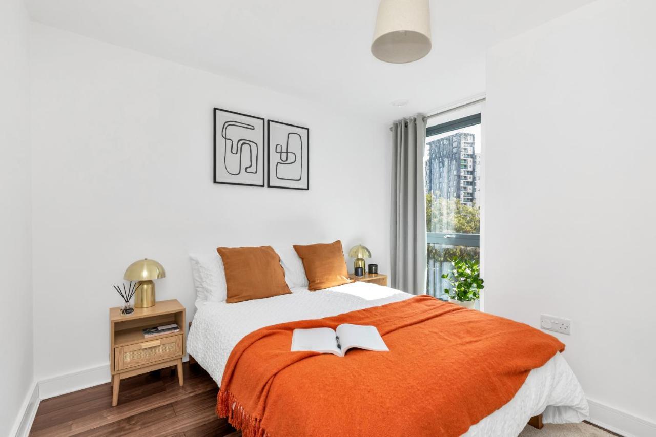 Modern Luxe Apt Just 10 Mins From Tower Bridge! Easy Access To Tube And Bus Londra Exterior foto