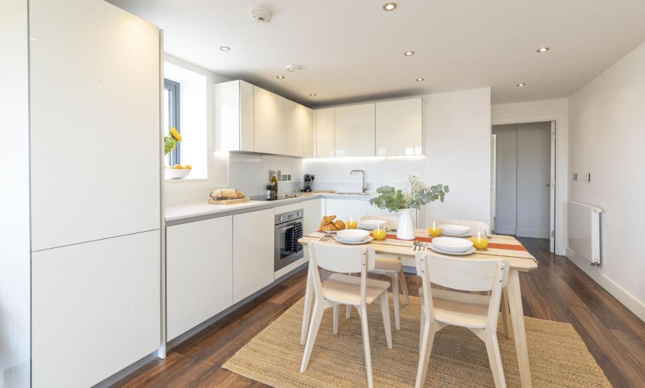 Modern Luxe Apt Just 10 Mins From Tower Bridge! Easy Access To Tube And Bus Londra Exterior foto