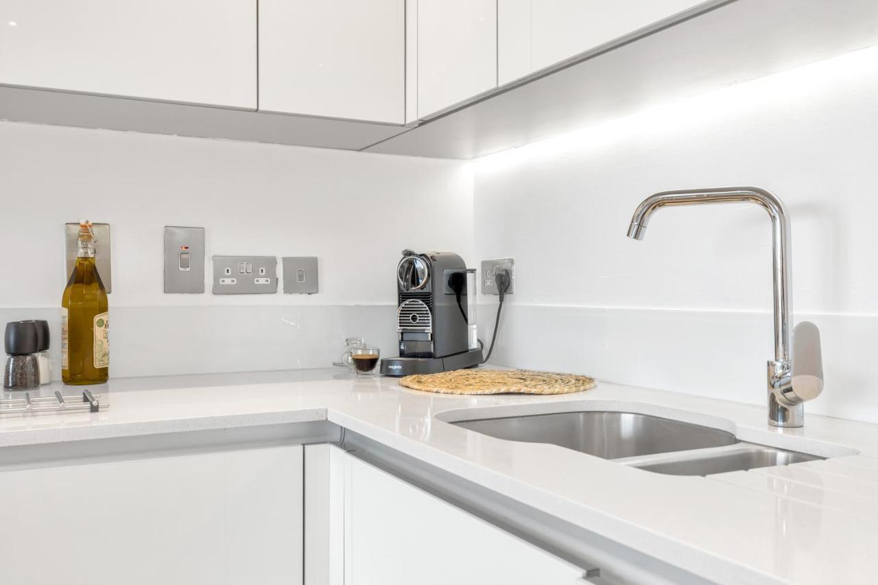 Modern Luxe Apt Just 10 Mins From Tower Bridge! Easy Access To Tube And Bus Londra Exterior foto