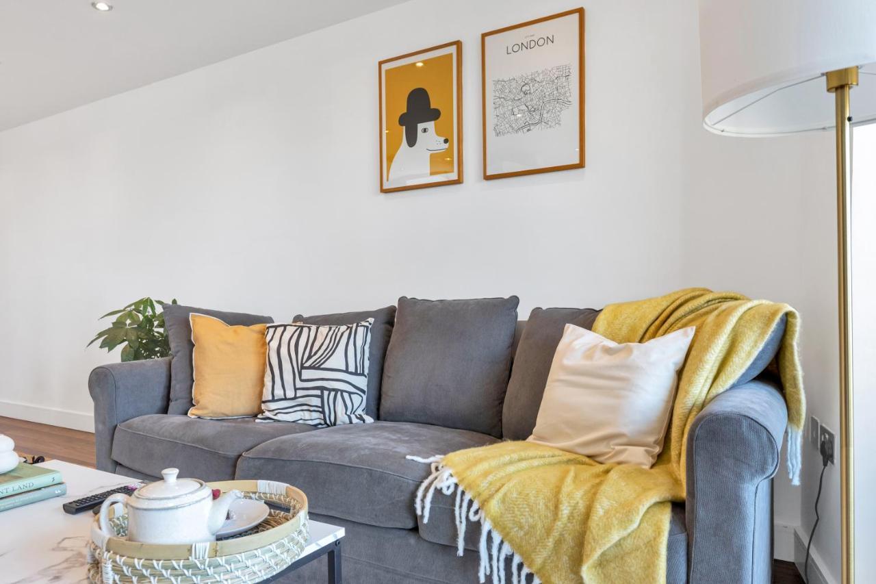 Modern Luxe Apt Just 10 Mins From Tower Bridge! Easy Access To Tube And Bus Londra Exterior foto